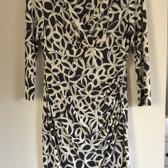 Dress - Picture 6 of 6